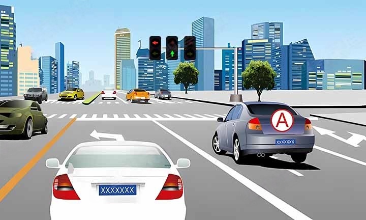 如图所示，A车若想左转，以下做法正确的是什么？配图