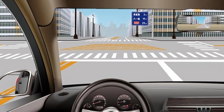 如图所示，前方标志指示前方所要经过的重要地名和距离。配图