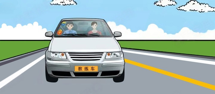 允许自学直考人员使用图中教练车，在“学车专用标识签注指导人员”随车指导下学习驾驶。配图